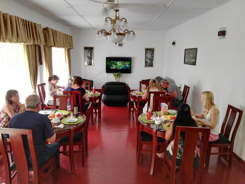 Anna Shanthi Villa Kandy Dış mekan fotoğraf